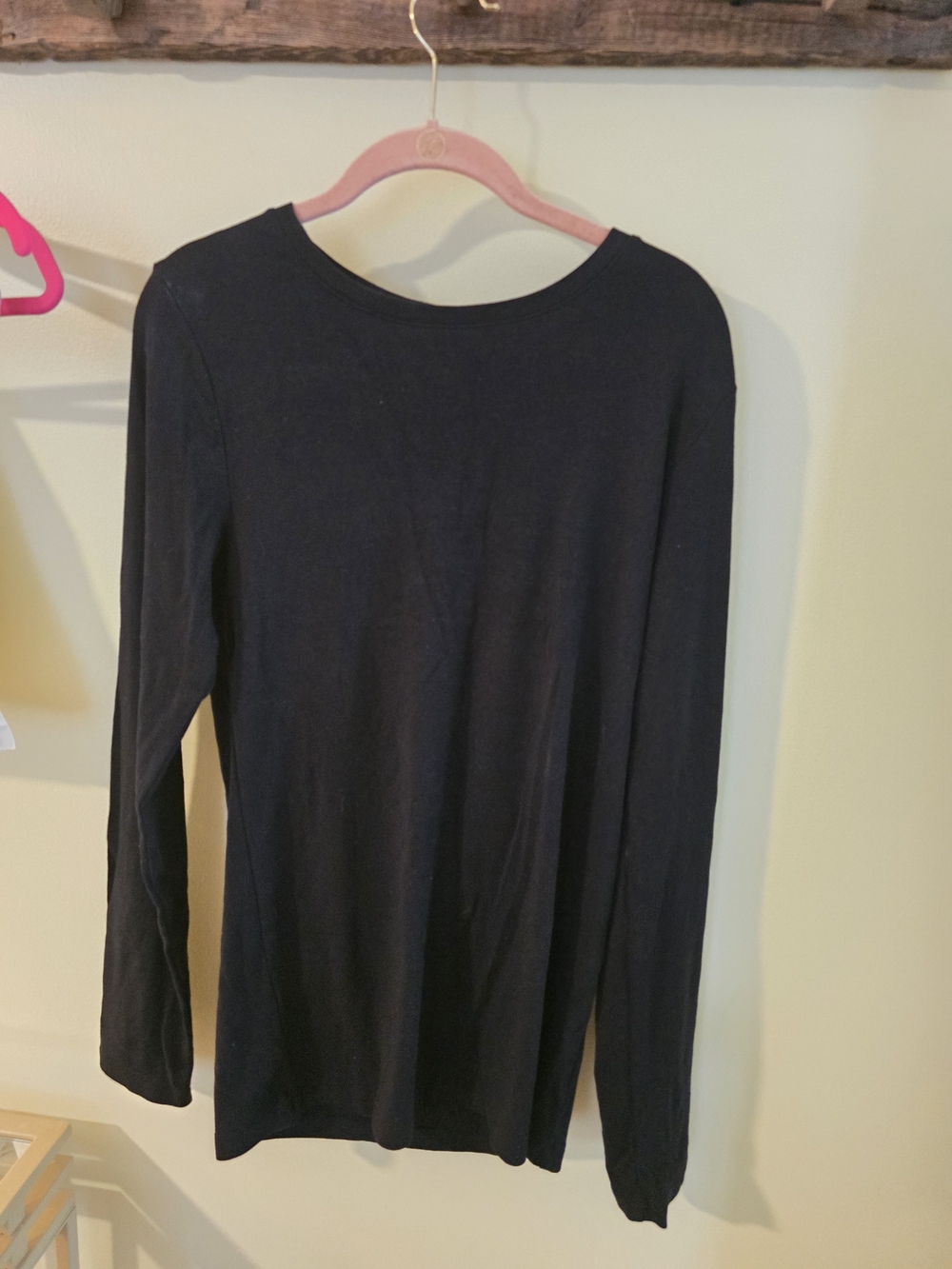 GAP Black Long-Sleeve Crewneck Top